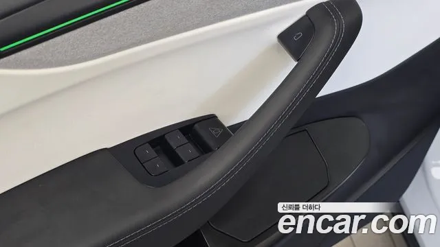 Tesla Model Y — Фото автомобиля 27