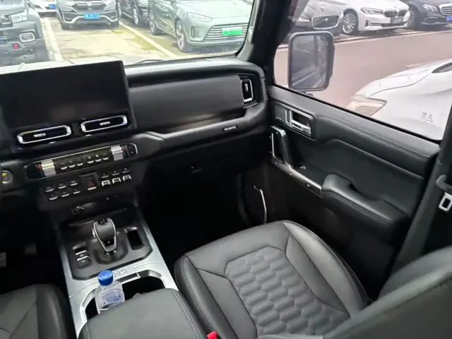 212 212 T01 2025 2.0T Diesel Version — Фото автомобиля 11