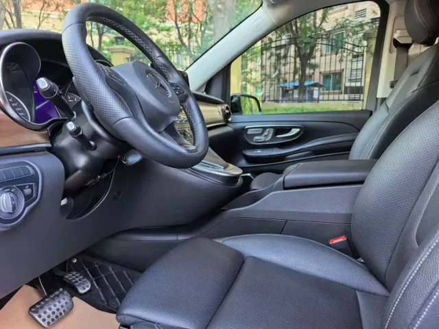 Mercedes-Benz V-Class — Фото автомобиля 8