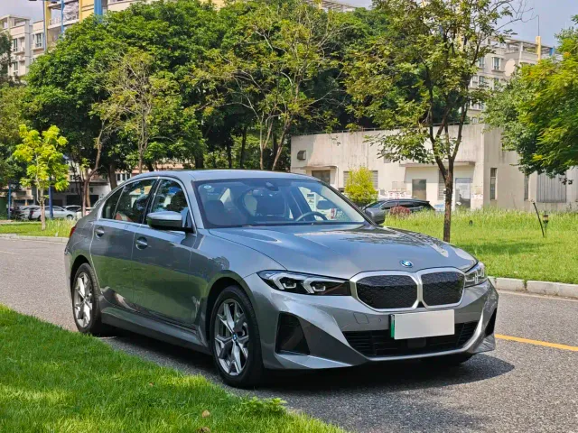 BMW BMW i3 2025 eDrive 35 L — Фото автомобиля 3