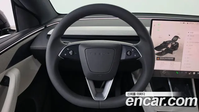 Tesla Model Y — Фото автомобиля 15