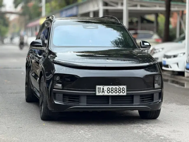 Li Auto L9 — Фото автомобиля 3