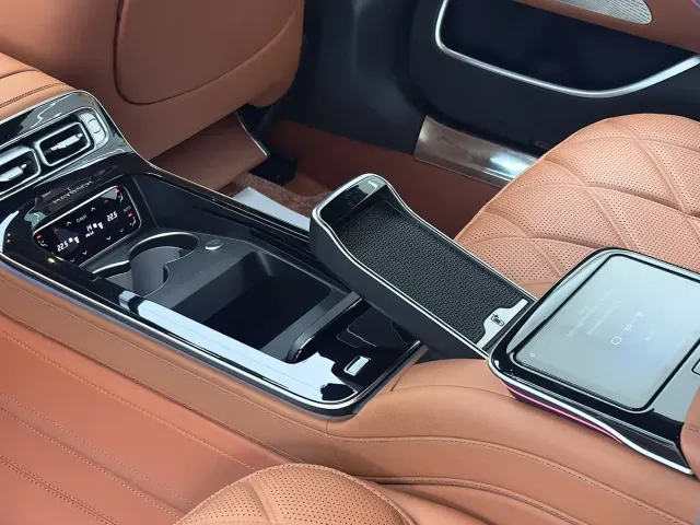 Mercedes-Benz Maybach S-Class — Фото автомобиля 12