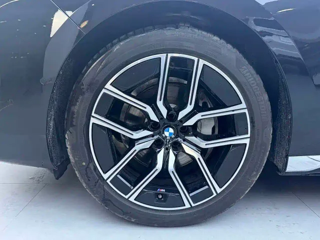 BMW 7 Series — Фото автомобиля 9