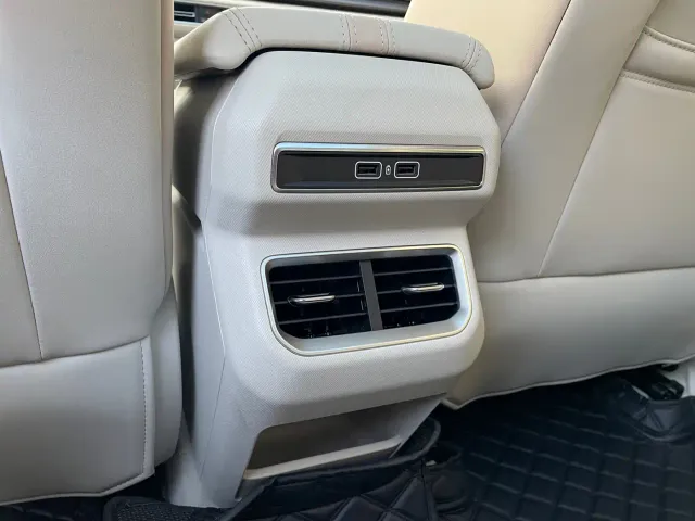 Geely ICON — Фото автомобиля 14