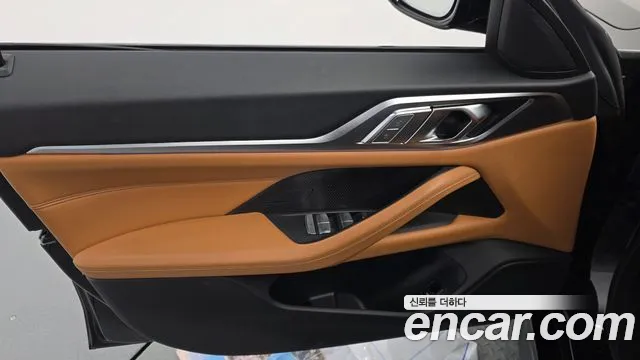 BMW i4 — Фото автомобиля 23