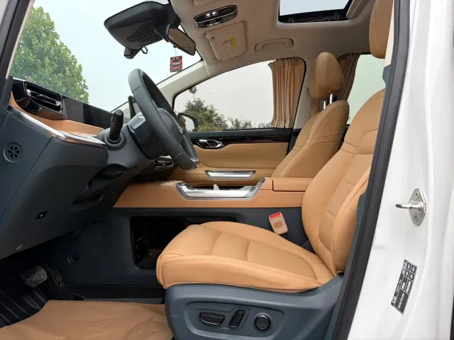 GAC Trumpchi E8 — Фото автомобиля 5