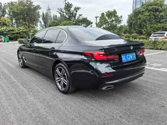 BMW 5 Series — Фото автомобиля 8