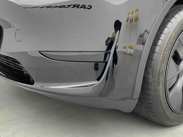 Tesla Model Y — Фото автомобиля 13