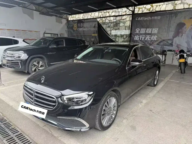 Фотография автомобиля — Mercedes-Benz E-Class