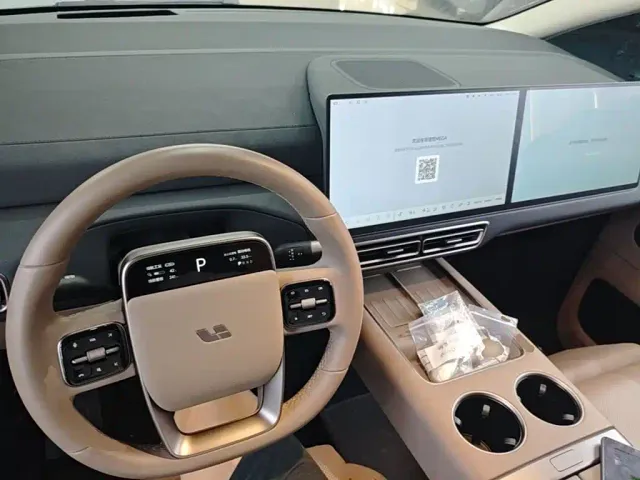 Li Auto MEGA — Фото автомобиля 9