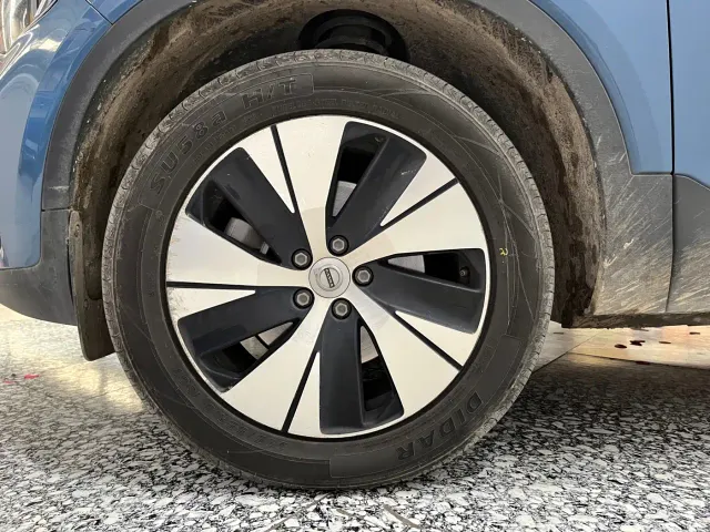 Volvo XC40 — Фото автомобиля 15