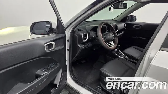 Hyundai Venue — Фото автомобиля 15