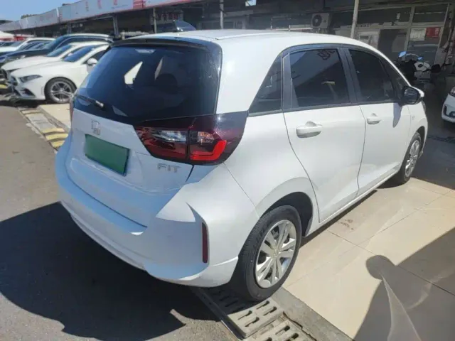 Honda Fit — Фото автомобиля 6
