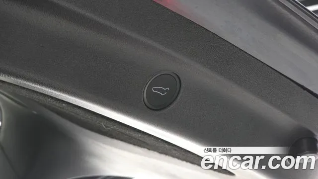 Tesla Model Y — Фото автомобиля 20