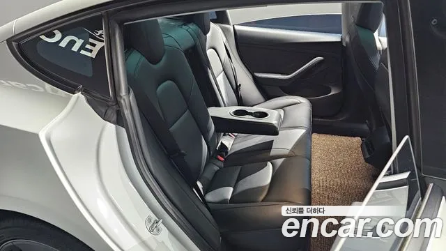 Tesla Model 3 — Фото автомобиля 7