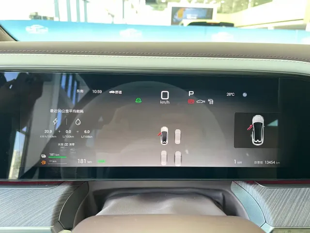Denza Z9GT — Фото автомобиля 12