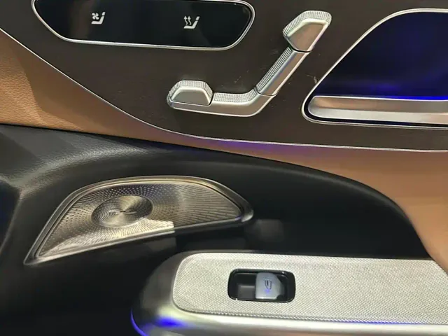 Mercedes-Benz E-Class — Фото автомобиля 17