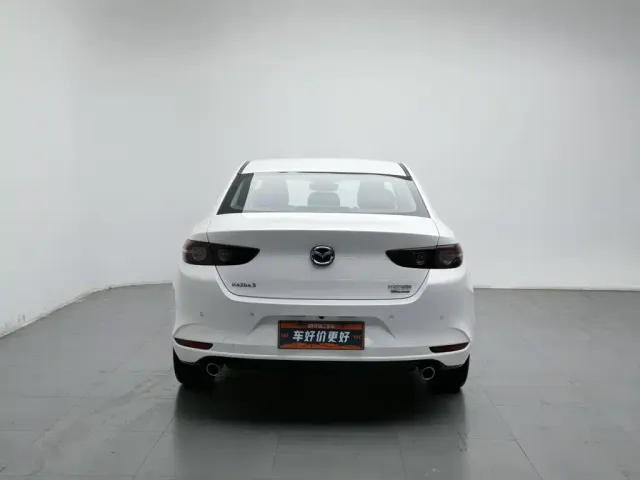 Mazda Axela — Фото автомобиля 4