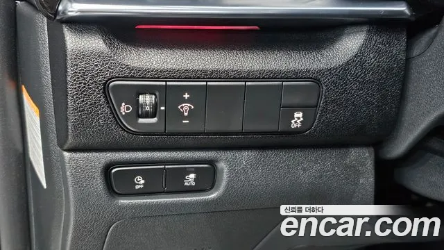 Kia Niro — Фото автомобиля 25