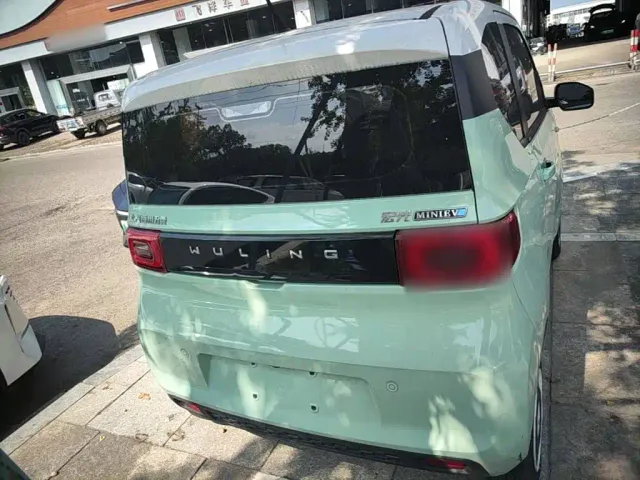 Wuling Hongguang Mini EV — Фото автомобиля 5