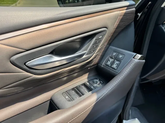 Toyota Vellfire — Фото автомобиля 10