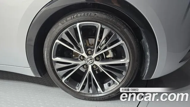 Toyota Prius — Фото автомобиля 4