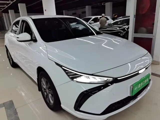 Geely Geometry G6 — Фото автомобиля 3