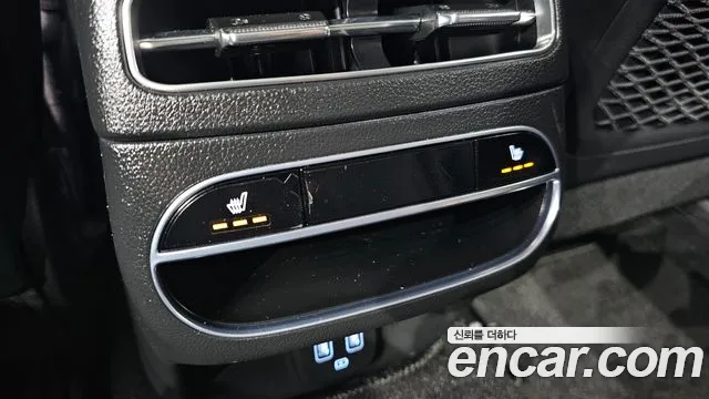 Genesis GV70 2.5T Бензин AWD — Фото автомобиля 28