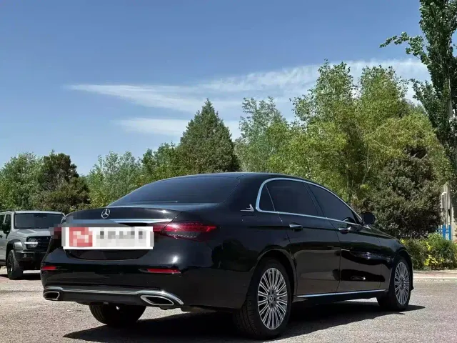 Mercedes-Benz E-Class — Фото автомобиля 7