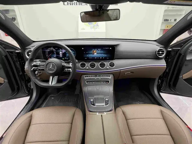 Mercedes-Benz E-Class — Фото автомобиля 11
