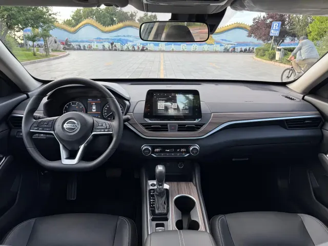 Nissan Teana — Фото автомобиля 10