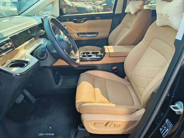 GAC Trumpchi E8 — Фото автомобиля 8