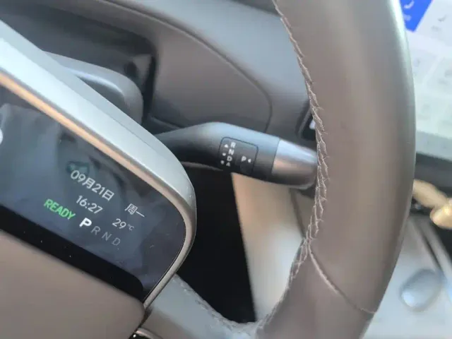 Li Auto Li Auto MEGA 2024 Ultra — Фото автомобиля 15