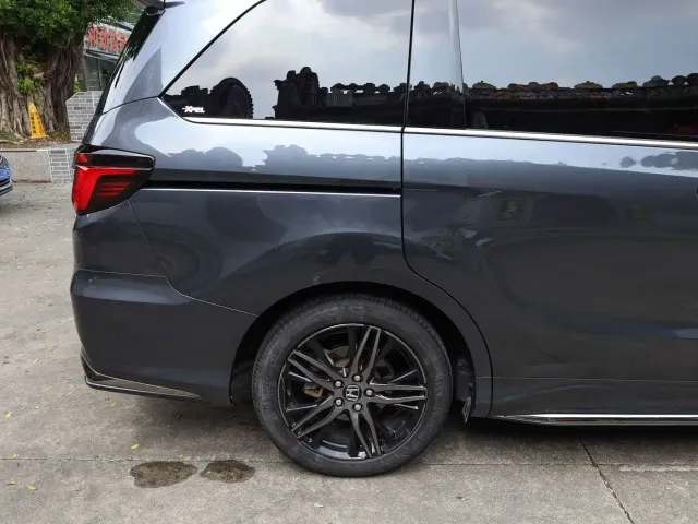 Honda Odyssey 2022 2.0L e:HEV Sharp Supreme Edition — Фото автомобиля 28