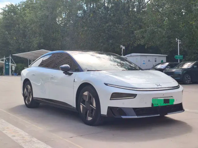 Xpeng P7+ — Фото автомобиля 3