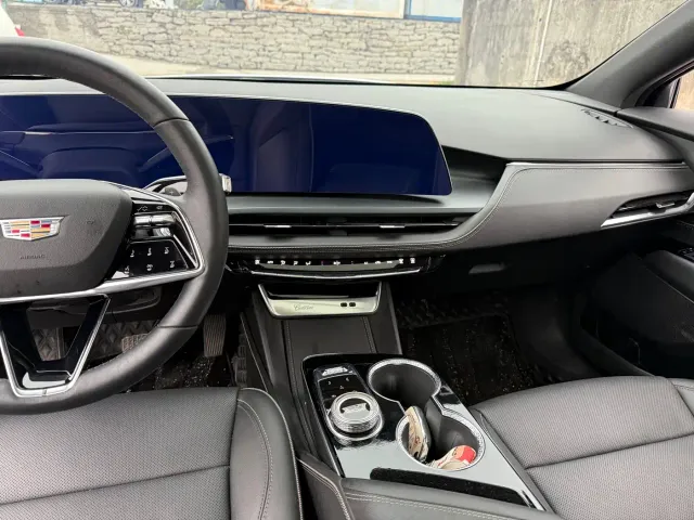 Cadillac GT4 — Фото автомобиля 11