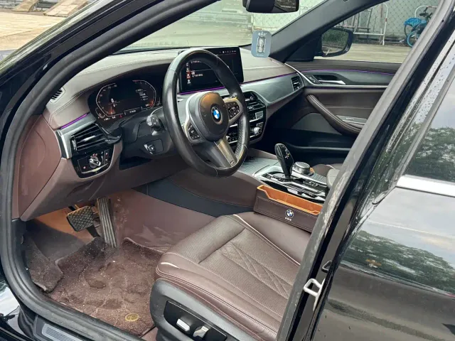 BMW 5 Series — Фото автомобиля 5