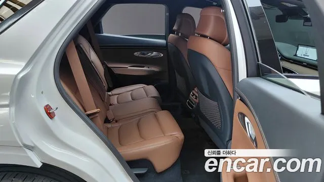 Genesis GV70 — Фото автомобиля 11