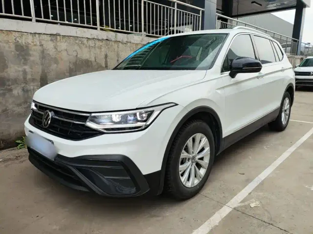 Фотография автомобиля — Volkswagen Tiguan L