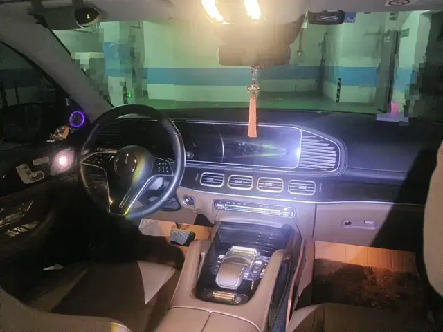 Mercedes-Benz GLE-Class — Фото автомобиля 12