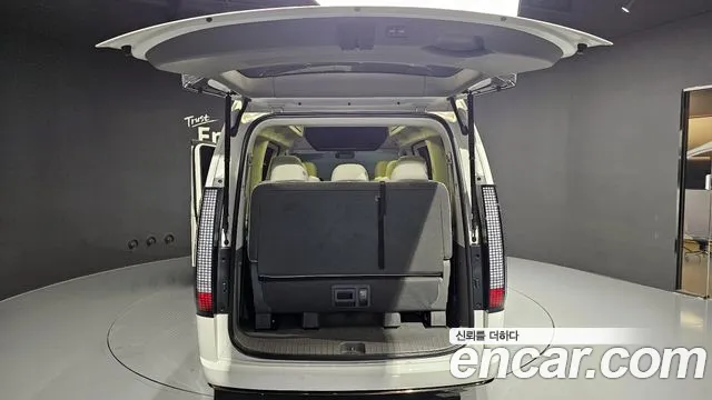 Hyundai Staria Staria 4WD Lounge 9 мест — Фото автомобиля 20