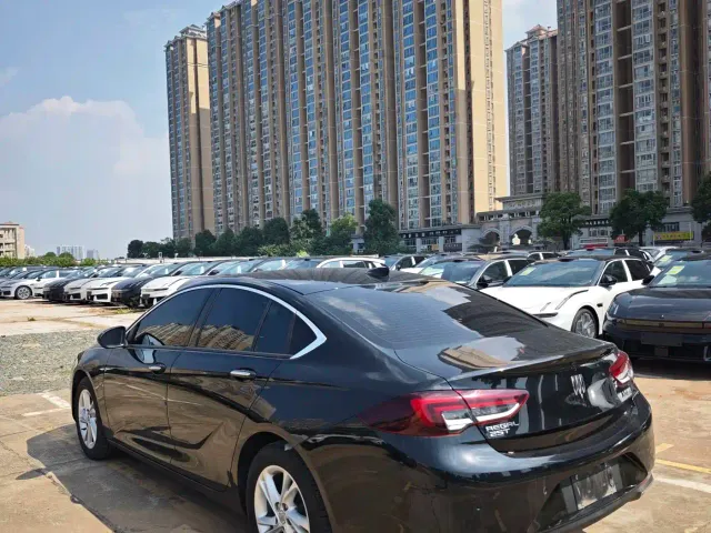 Buick Regal — Фото автомобиля 6