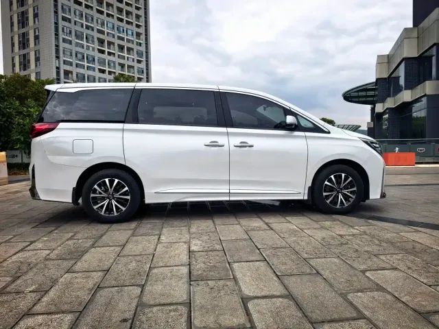 GAC Trumpchi M8 — Фото автомобиля 29