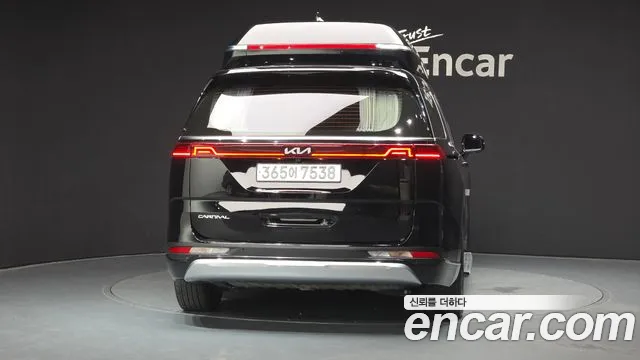 Kia Canival — Фото автомобиля 4
