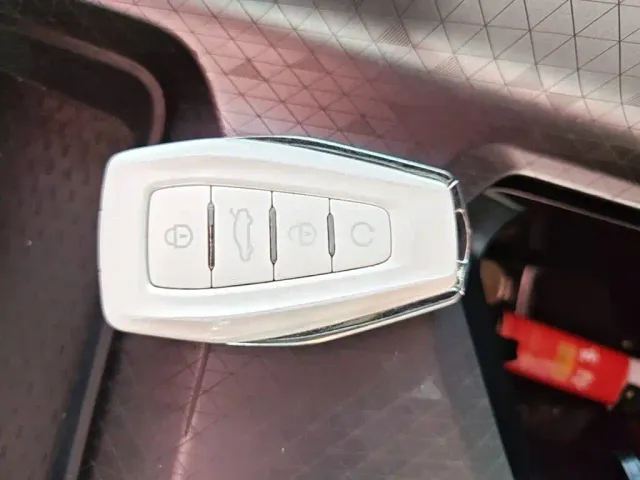 Geely Xingrui — Фото автомобиля 8