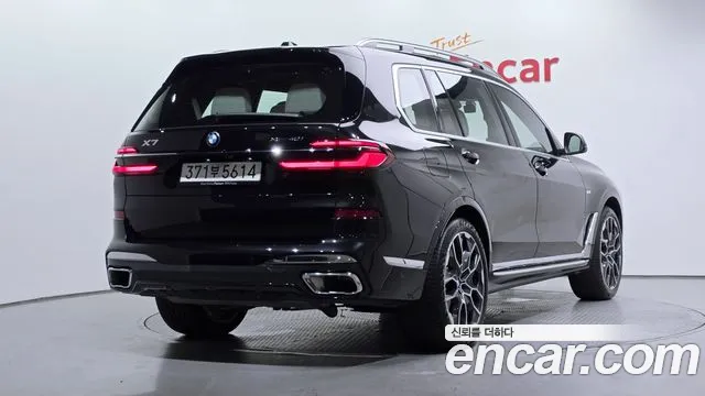 BMW X7 — Фото автомобиля 2