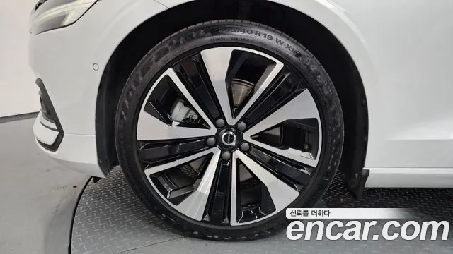 Вольво S60 S60 третьего поколения B5 Ultimate Bright — Фото автомобиля 5