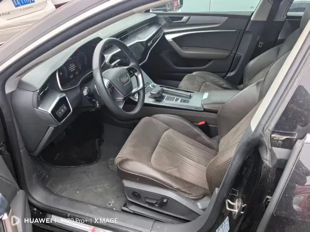 Audi A7L — Фото автомобиля 9