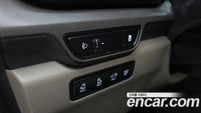 Kia Carnival Generation 4 — Фото автомобиля 28